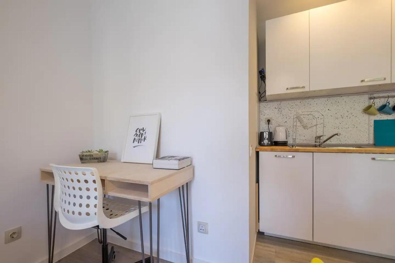 סופיה Quiet & Airy Modern Apt. Top Centre Free Parking מראה חיצוני תמונה